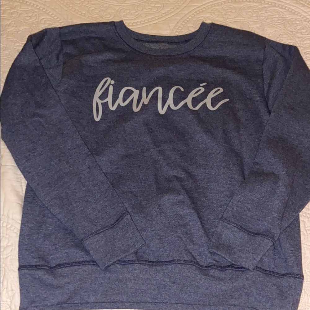 FIANCÉE crew neck sweatshirt 🌑